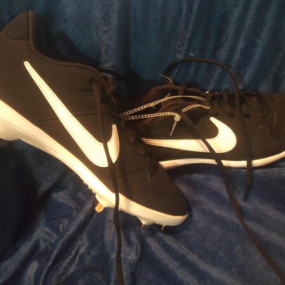 8.5 cleats